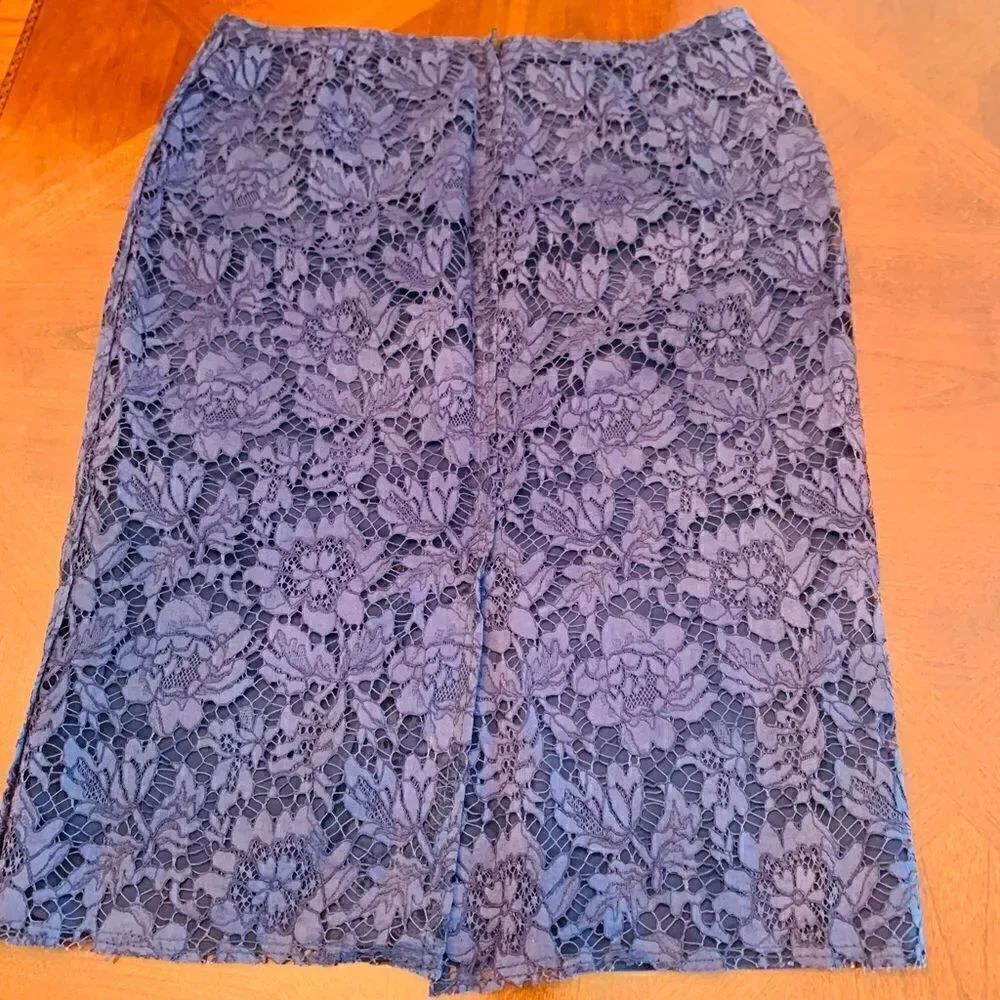 Valentino Women’s Lace floral Midi  pencil Skirt in blue  size 4 and 8, NWT - Picture 9 of 11